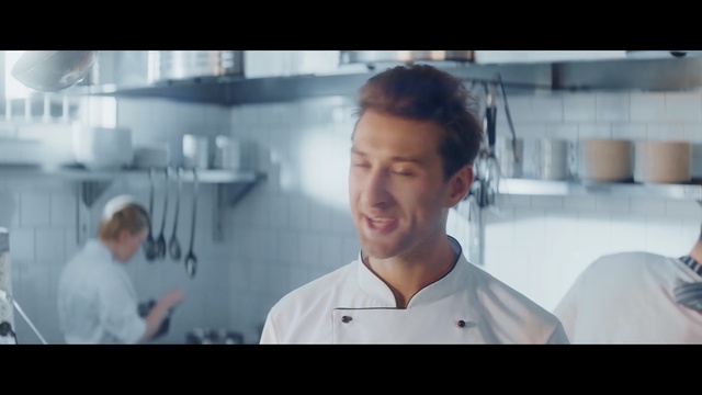 Video Reference N0: Chef, Cook, Chin, Nose, Jaw, Muscle, Smile, Mouth, Job, White-collar worker, Person