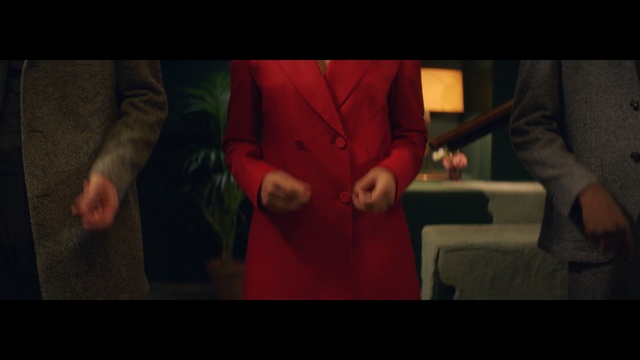 Video Reference N1: Red, Formal wear, Fun, Gentleman, Suit, Interaction, Darkness, Mouth, Photography, Screenshot