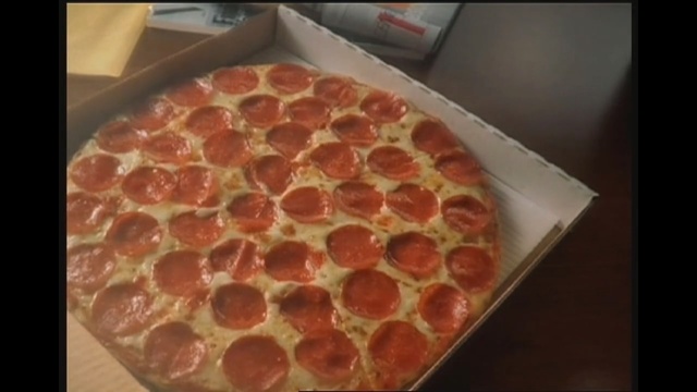 Video Reference N0: pizza, pepperoni, cuisine, dish, focaccia, pizza cheese, european food, italian food, junk food, tarte flambée