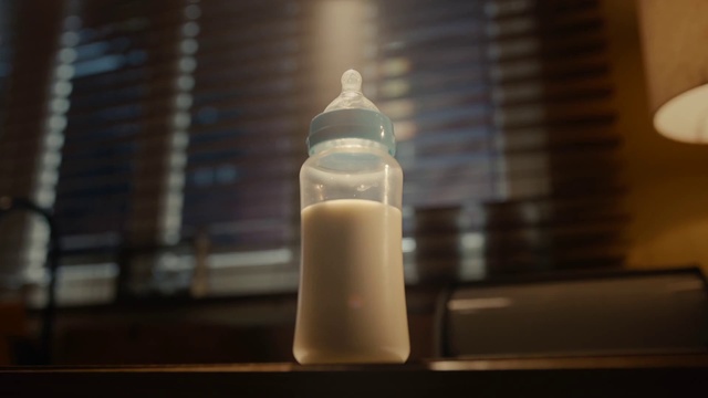 Video Reference N1: Product, Baby bottle, Bottle, Milk, Raw milk, Baby Products, Dairy, Plant milk, Soy milk, Almond milk