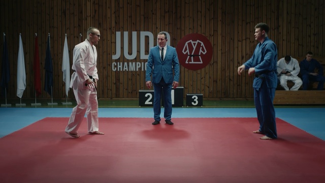 Video Reference N0: Dobok, Martial arts, Photograph, Judo, Blue, Sport venue, Red, Jujutsu, Sports, Social group, Person