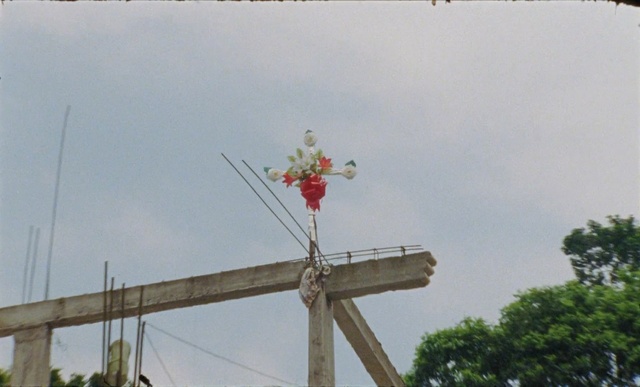 Video Reference N0: sky, tree, cloud, pole, recreation, Person