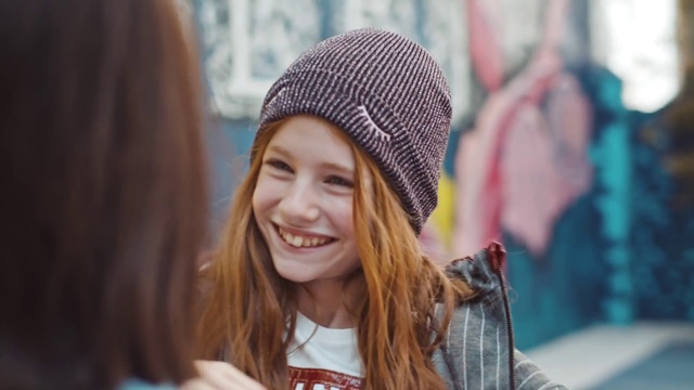 Video Reference N0: Beanie, Knit cap, Face, Clothing, Facial expression, Cap, People, Lip, Beauty, Street fashion