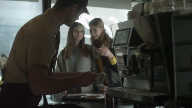 Video Reference N1: service, Person