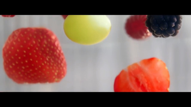 Video Reference N1: Strawberries, Food, Fruit, Sweetness, Strawberry, Frutti di bosco, Plant, Gummi candy, Berry, Produce