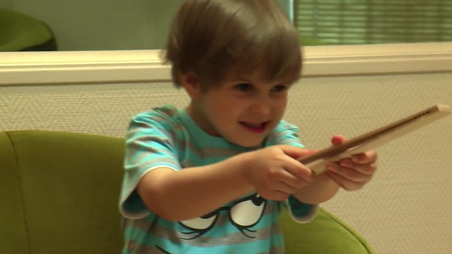 Video Reference N1: Child, Toddler, Play, Tooth, Smile, Baby, Finger, Thumb, Ear, Person