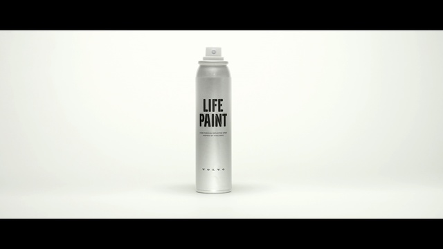 Video Reference N2: product, water, product, bottle, glass bottle, liquid, spray, brand, plastic bottle, Person
