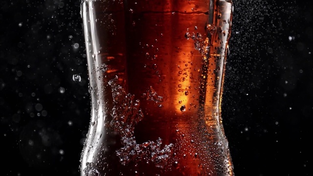 Video Reference N11: Water, Cola, Drink, Soft drink, Liquid, Diet soda, Carbonated soft drinks, Coca-cola, Beer, Glass