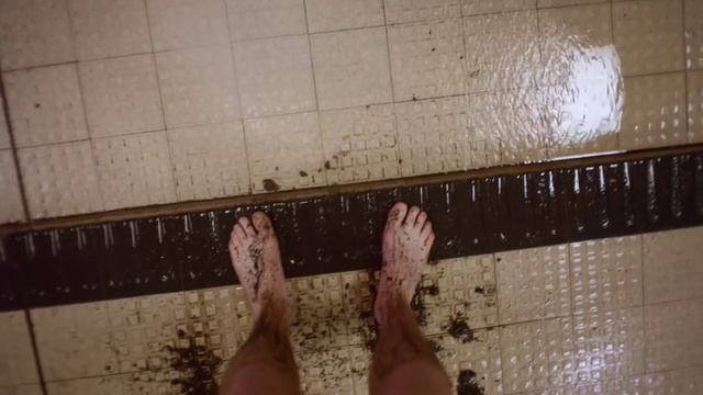 Video Reference N1: Tile, Floor, Leg, Wall, Toe, Foot, Flooring, Finger, Human body, Room, Person