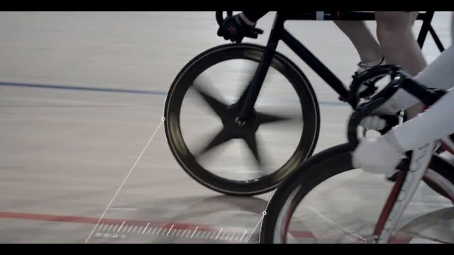 Video Reference N0: Bicycle wheel, Bicycle, Bicycle part, Spoke, Bicycle tire, Bicycle frame, Bicycle drivetrain part, Wheel, Vehicle, Road bicycle, Person