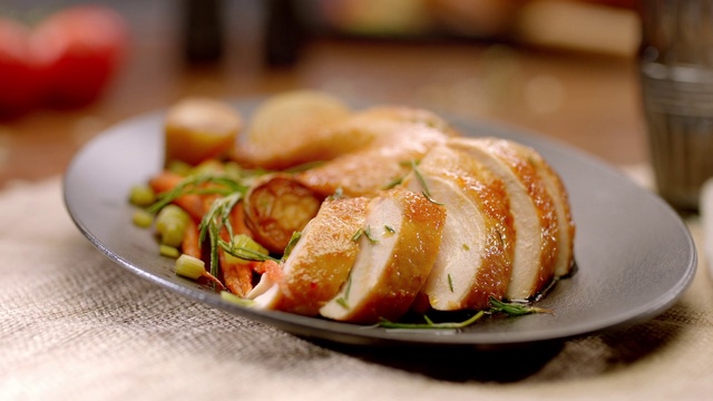Video Reference N1: Dish, Food, Cuisine, Ingredient, Falukorv, Side dish, Produce, Staple food, Vegetarian food, appetizer