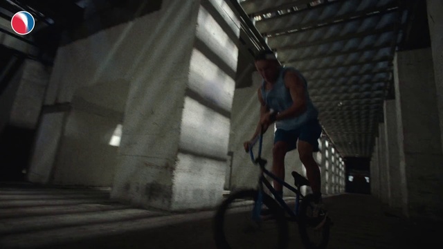 Video Reference N2: Freestyle bmx, Flatland bmx, Bmx bike, Bicycle motocross, Bicycle, Snapshot, Cycle sport, Vehicle, Darkness, Midnight