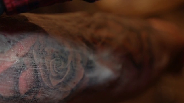 Video Reference N18: Skin, Close-up, Flesh, Muscle, Hand, Joint, Leg, Photography, Foot, Tattoo