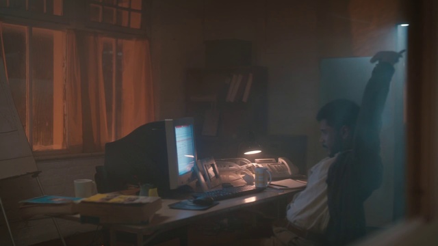 Video Reference N2: Light, Room, Darkness, Photography, Electronic device, Night, House, Furniture, Fictional character