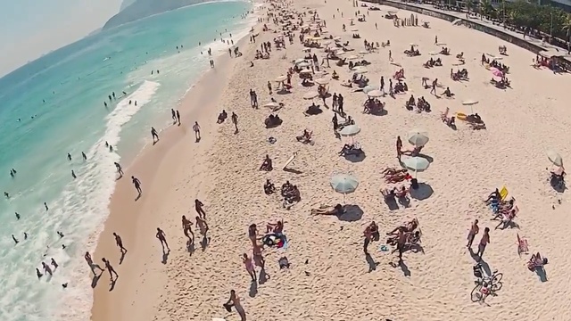 Video Reference N5: People on beach, Sand, Beach, Tourism, Fun, Vacation, Sea, Landscape, Travel, Crowd