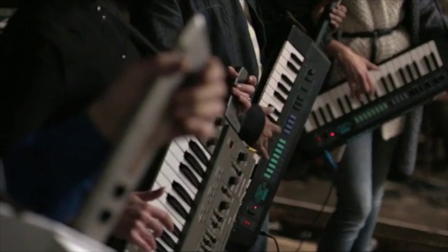 Video Reference N5: Musical instrument, Electronic instrument, Music, Keyboard, Keytar, Technology, Electronic device, Musical keyboard, Musician, Electronic keyboard