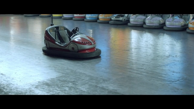 Video Reference N0: Bumper, Mode of transport, Automotive exterior, Vehicle, Automotive design, Flooring, Photography, Floor, Wheel