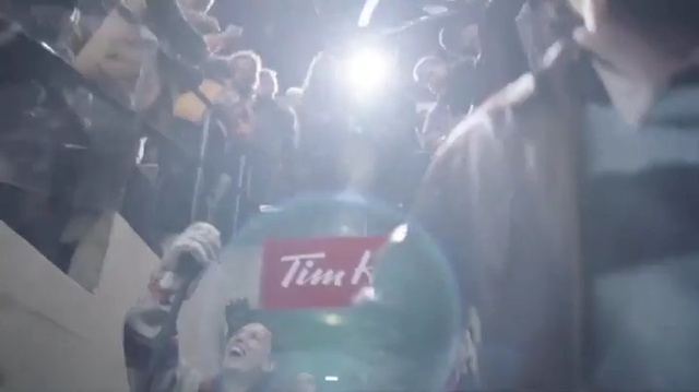 Video Reference N8: Snapshot, Sky, Lens flare, Font, Crowd, Photography, Selfie, Cloud, Performance, Space