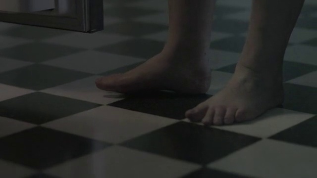 Video Reference N1: Leg, Tile, Floor, Human leg, Foot, Footwear, Flooring, Ankle, Joint, Human body
