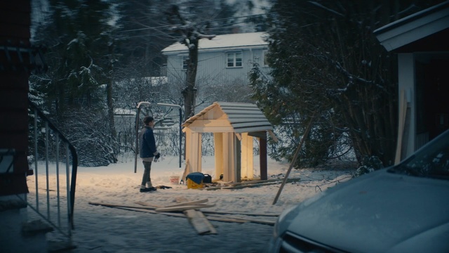 Video Reference N1: Snow, Winter, House, Yellow, Freezing, Home, Sky, Shed, Tree, Building, Person