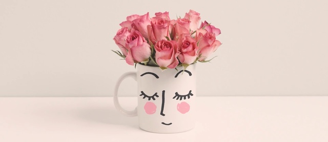 Video Reference N3: Flower, Pink, Cut flowers, Bouquet, Vase, Plant, Garden roses, Rose, Artificial flower, Flowering plant