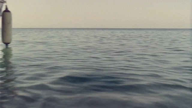 Video Reference N0: sea, water, ocean, calm, horizon, wave, sky, recreation, wind wave, channel