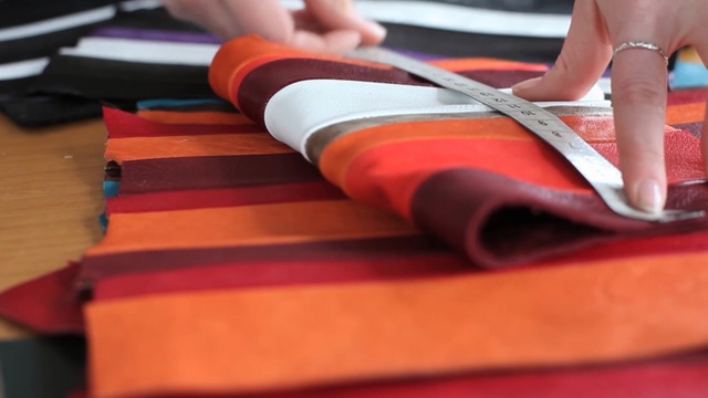 Video Reference N3: material, textile, wood stain