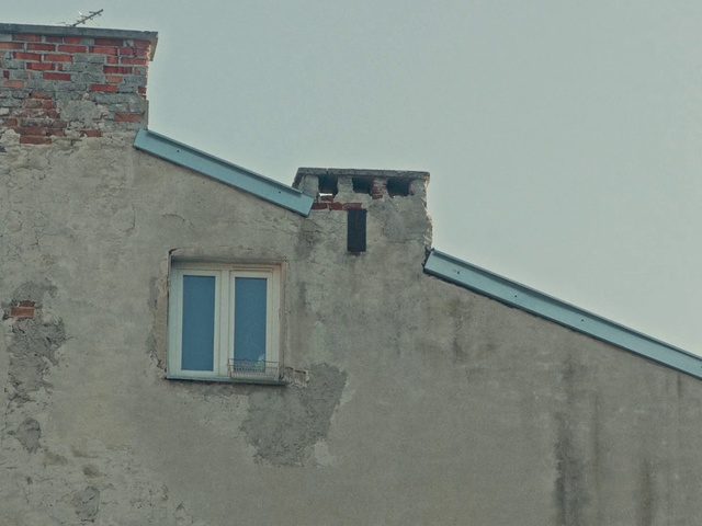 Video Reference N2: Wall, Blue, Roof, House, Window, Facade, Material property, Building, Architecture, Chimney