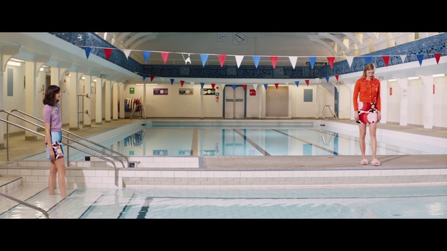 Video Reference N0: Swimming pool, Leisure centre, Leisure, Recreation, Fun, Games, Individual sports, Indoor games and sports, Swimming, Building, Person