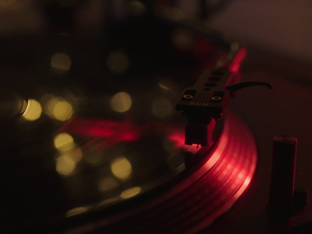 Video Reference N0: Red, Light, Electronics, Lighting, Gramophone record, Night, Sky, Photography, Macro photography, Darkness