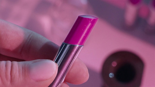 Video Reference N4: Pink, Violet, Purple, Cosmetics, Lipstick, Lip, Magenta, Material property, Lip gloss, Gloss