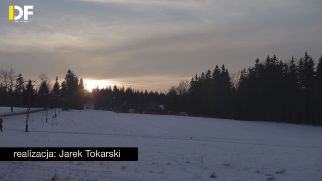 Video Reference N13: Sky, Snow, Winter, Nature, Cloud, Atmospheric phenomenon, Freezing, Tree, Morning, Wilderness, Person