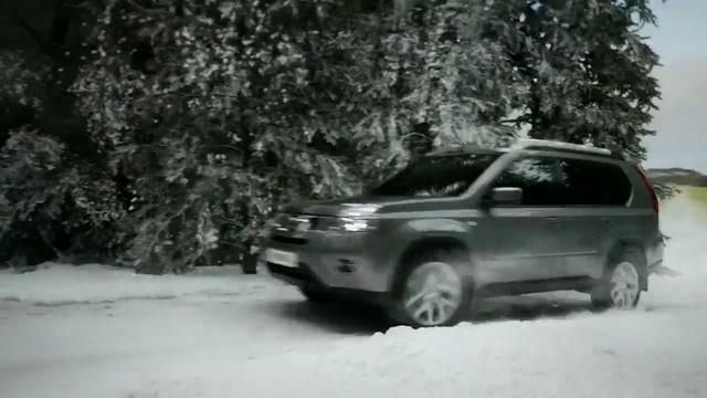 Video Reference N0: car, land vehicle, vehicle, motor vehicle, mode of transport, sport utility vehicle, automotive tire, nissan x trail, snow, off roading