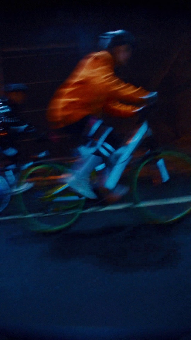 Video Reference N3: Blue, Light, Bicycle, Vehicle, Performance, Recreation, Night, Cycling