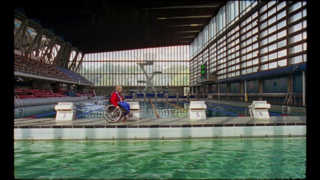 Video Reference N7: Swimming pool, Leisure centre, Leisure, Water, Architecture, Building, Recreation, Vehicle, Sport venue