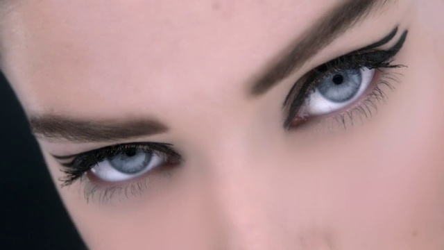 Video Reference N0: Eyebrow, Face, Eyelash, Eye, Skin, Close-up, Nose, Iris, Organ, Beauty