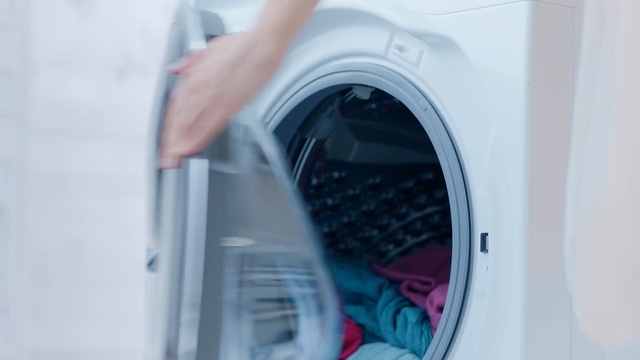 Video Reference N3: washing machine, product, laundry, major appliance, product, home appliance