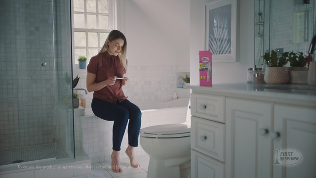 Video Reference N0: Room, Beauty, Standing, Leg, Shoulder, Material property, Bathroom, Waist, Plumbing fixture, Sitting, Person, Woman, Indoor, Cabinet, Window, Girl, Front, Young, Using, Holding, Man, Black, White, Mirror, Phone, Sink, Clothing, Bathtub
