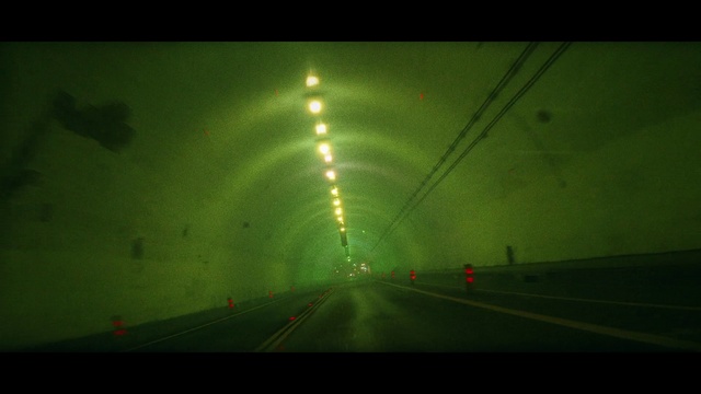 Video Reference N0: Green, Light, Atmosphere, Road, Atmospheric phenomenon, Sky, Infrastructure, Darkness, Night, Line