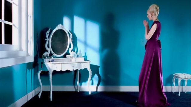 Video Reference N2: Photograph, Blue, Turquoise, Cobalt blue, Room, Dress, Fashion, Furniture, Photography, Electric blue