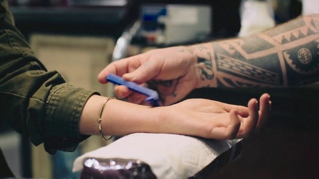 Video Reference N3: Tattoo, Arm, Wrist, Hand, Tattoo artist, Temporary tattoo, Finger, Nail