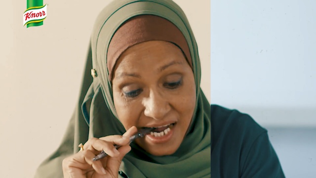 Video Reference N5: smile, chin, girl, mouth, fun, portrait, Person