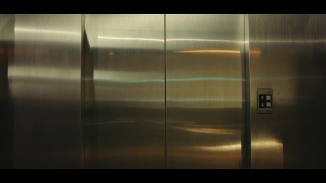 Video Reference N1: Light, Elevator, Line, Sky, Reflection, Atmosphere, Glass, Transparent material, Architecture, Photography
