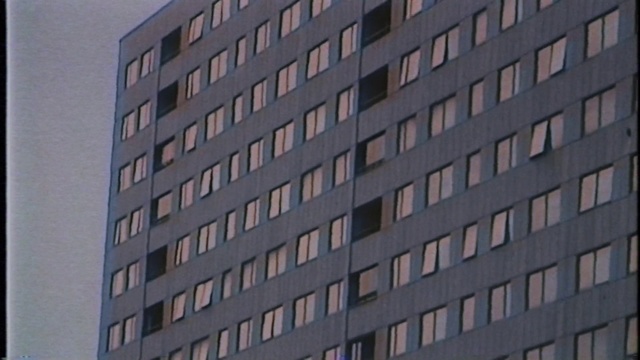 Video Reference N1: Building, Tower block, Architecture, Condominium, Facade, Metropolitan area, Property, Apartment, Daytime, Commercial building