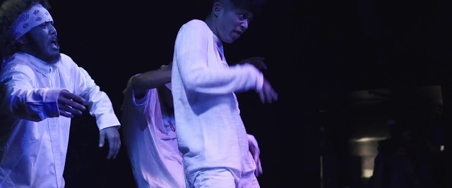 Video Reference N1: Performance, Entertainment, Performing arts, Purple, Event, Stage, Performance art, Human body, Music, Scene