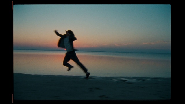 Video Reference N10: People in nature, Sky, Horizon, Happy, Jumping, Fun, Calm, Sea, Photography, Running