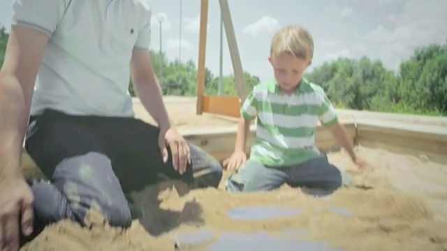 Video Reference N2: mammal, vertebrate, play, child, recreation, vacation, toddler, fun, girl, sand