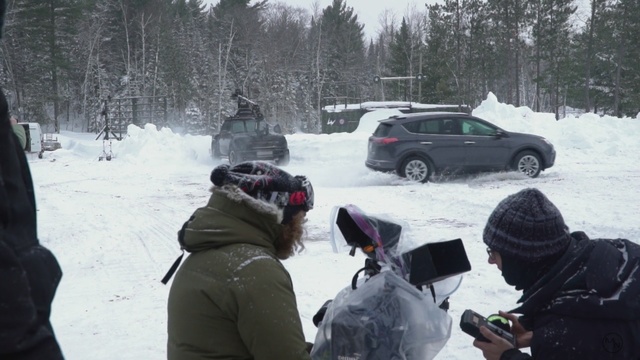 Video Reference N2: snow, winter, vehicle, geological phenomenon, car, freezing, motor vehicle, winter storm, blizzard, winter sport, Person