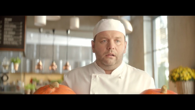 Video Reference N1: Cook, Chef, Chief cook, Chef uniform, Cooking, Culinary art, Food, Cuisine, Person