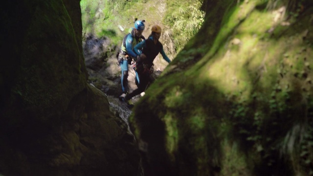 Video Reference N5: Adventure, Outdoor recreation, Canyoning, Recreation, Climbing, Jungle, Abseiling, Adventure racing, Extreme sport, Individual sports